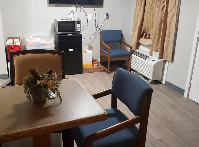 Parkrose Inn And Suites