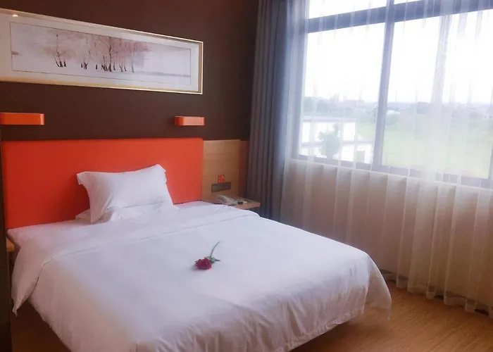 7Days Premium Longyan Liancheng Guanzhi Mountain Scenic Spot Branch