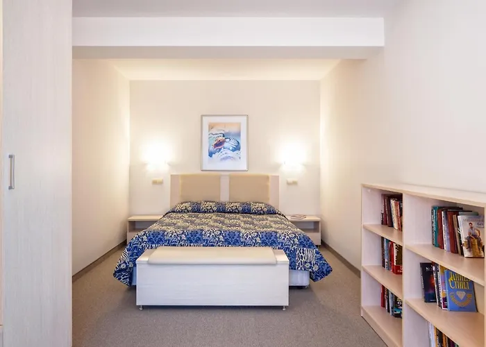 Neven Hotel